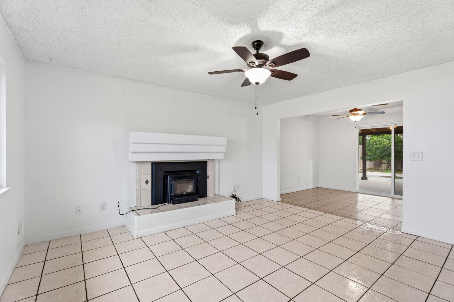 237 E Modoc Ave, Visalia, CA 93291