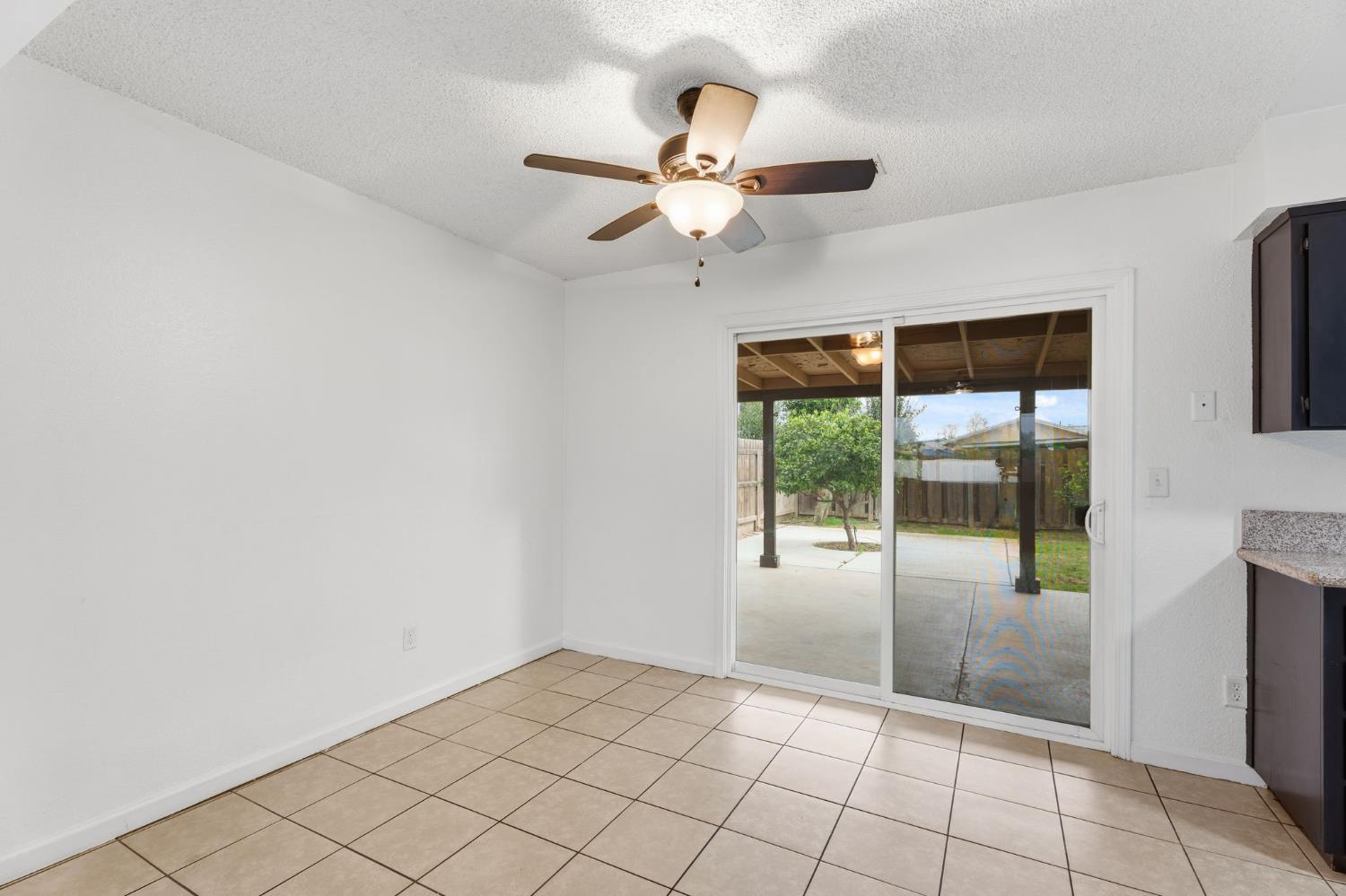 237 E Modoc Ave, Visalia, CA 93291