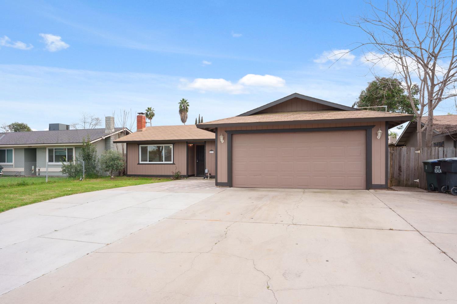 237 E Modoc Ave, Visalia, CA 93291