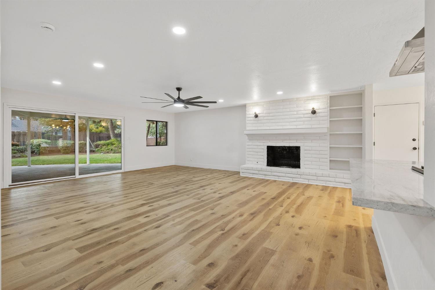 1359 W Millbrae Ave, Fresno, CA 93711