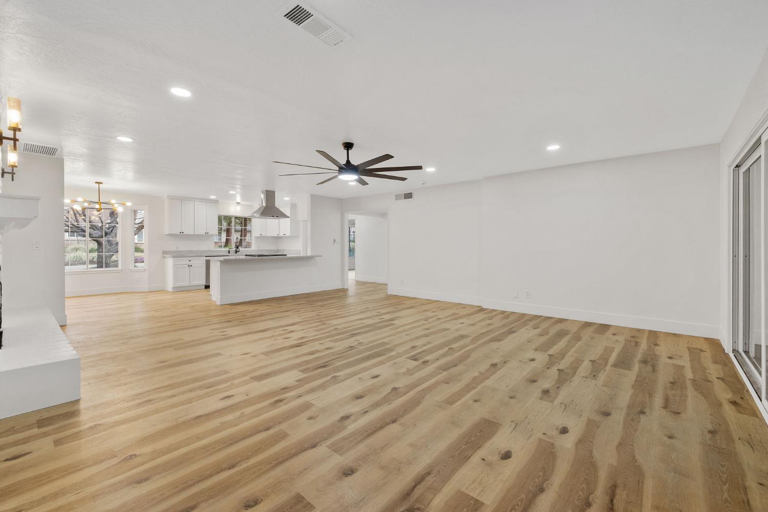 1359 W Millbrae Ave, Fresno, CA 93711