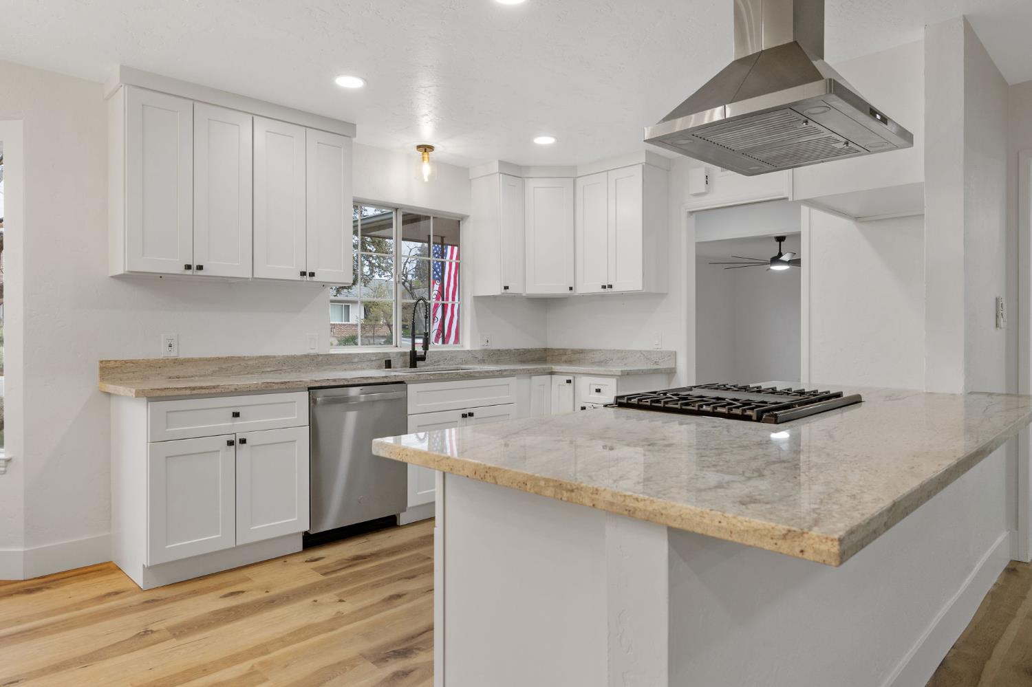 1359 W Millbrae Ave, Fresno, CA 93711