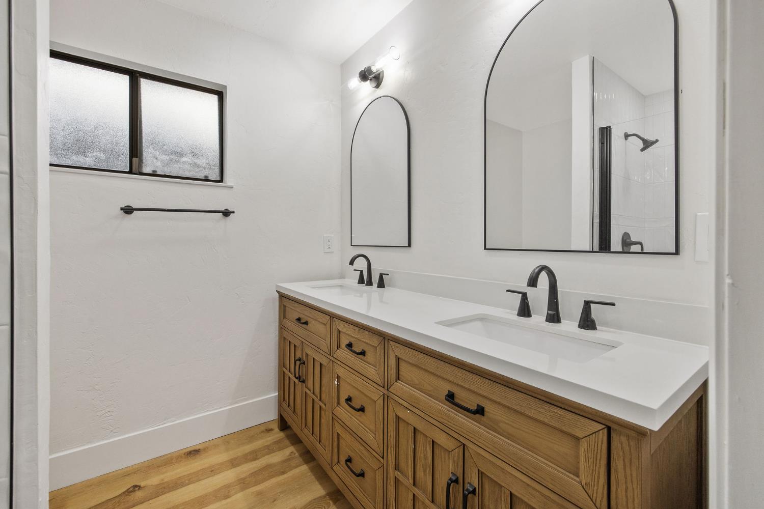 1359 W Millbrae Ave, Fresno, CA 93711