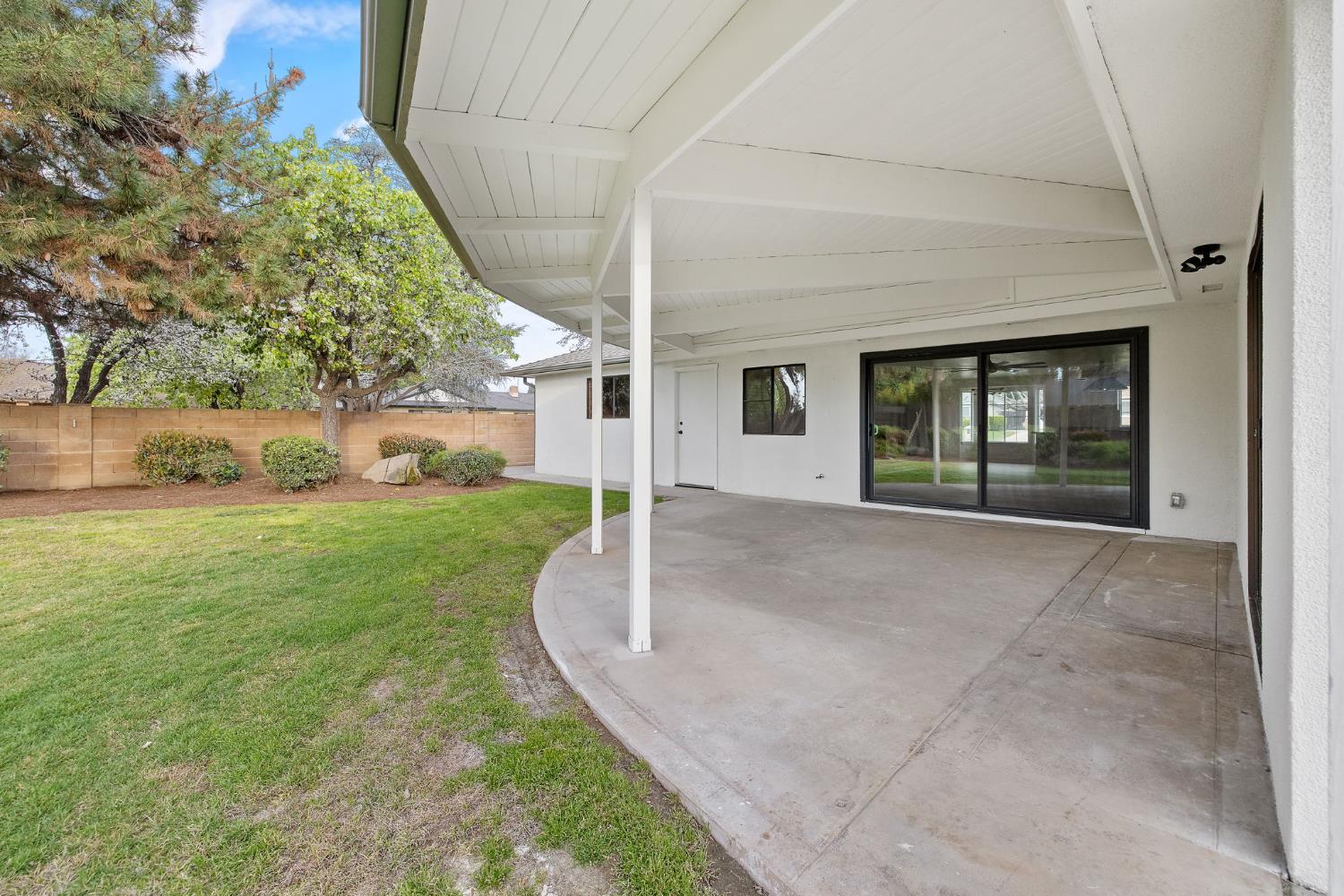 1359 W Millbrae Ave, Fresno, CA 93711