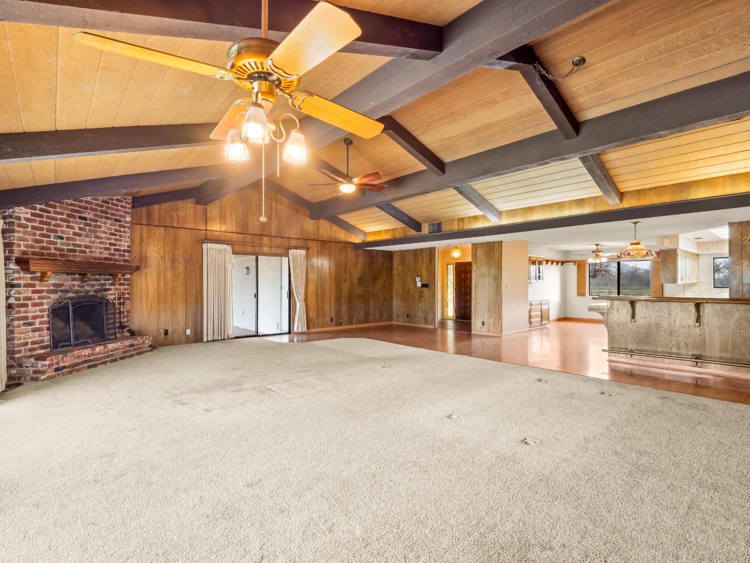 19240 E Trimmer Springs Rd, Sanger, CA 93657