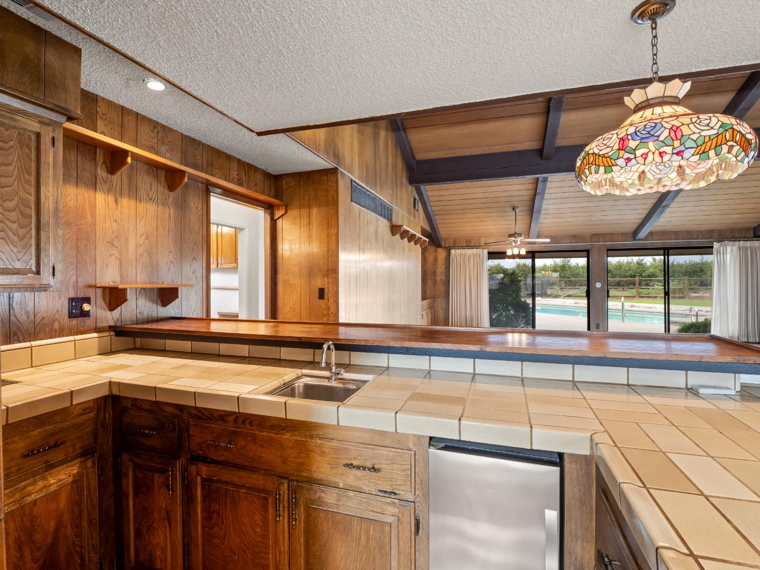 19240 E Trimmer Springs Rd, Sanger, CA 93657