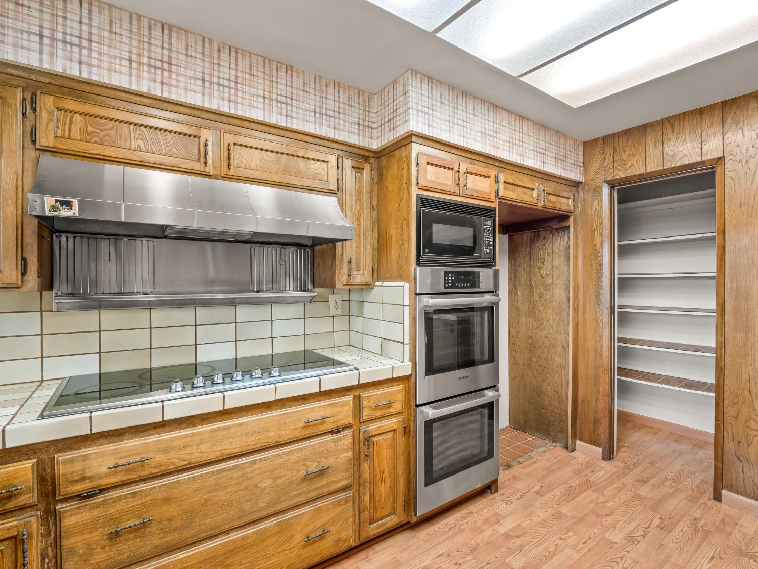 19240 E Trimmer Springs Rd, Sanger, CA 93657