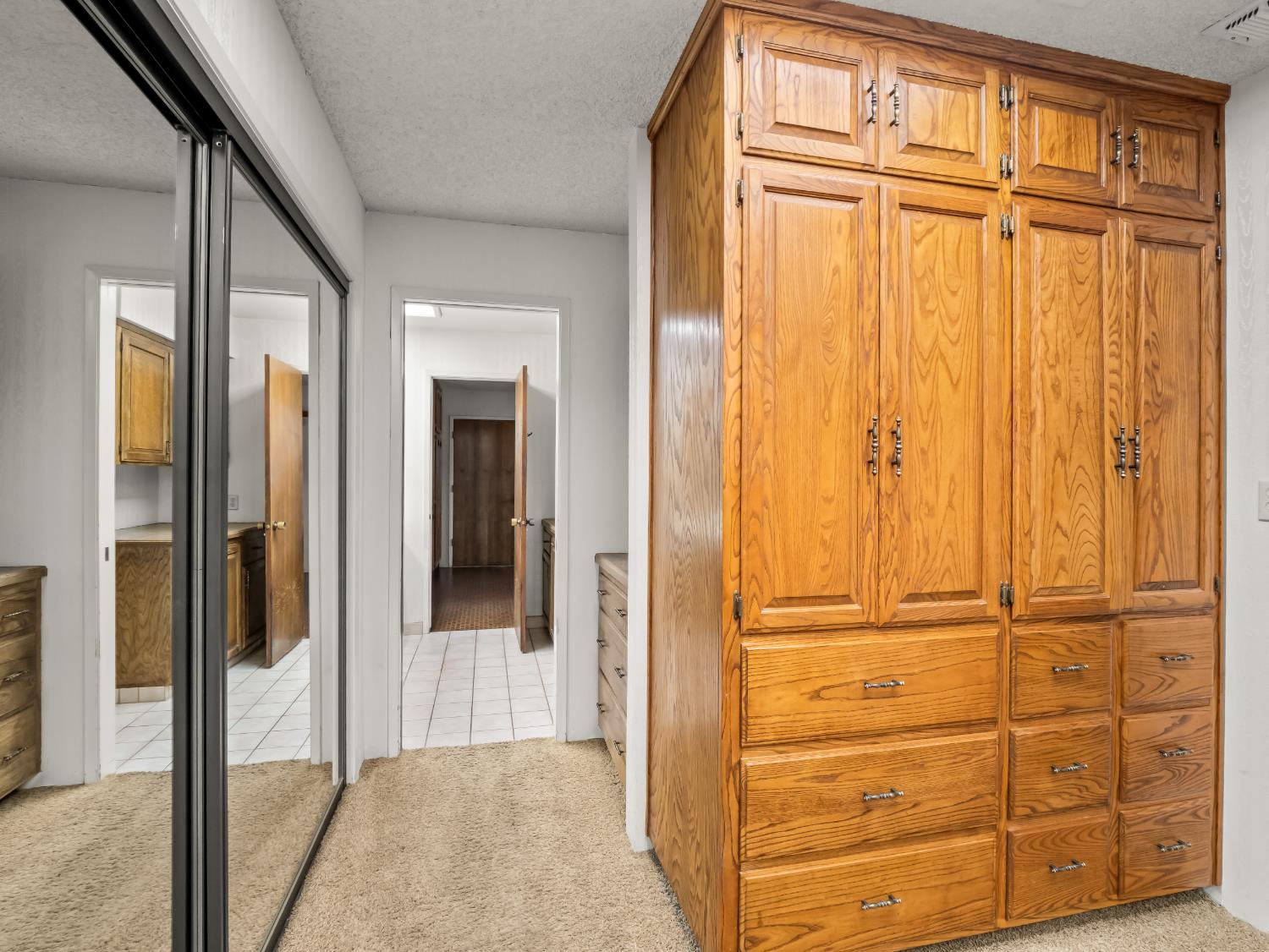 19240 E Trimmer Springs Rd, Sanger, CA 93657