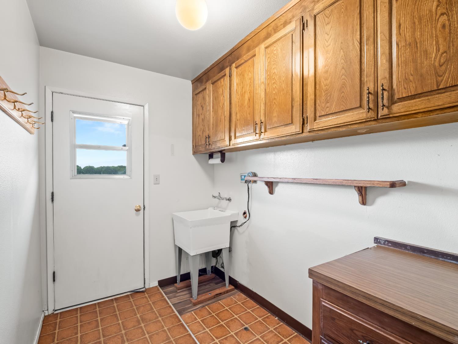 19240 E Trimmer Springs Rd, Sanger, CA 93657