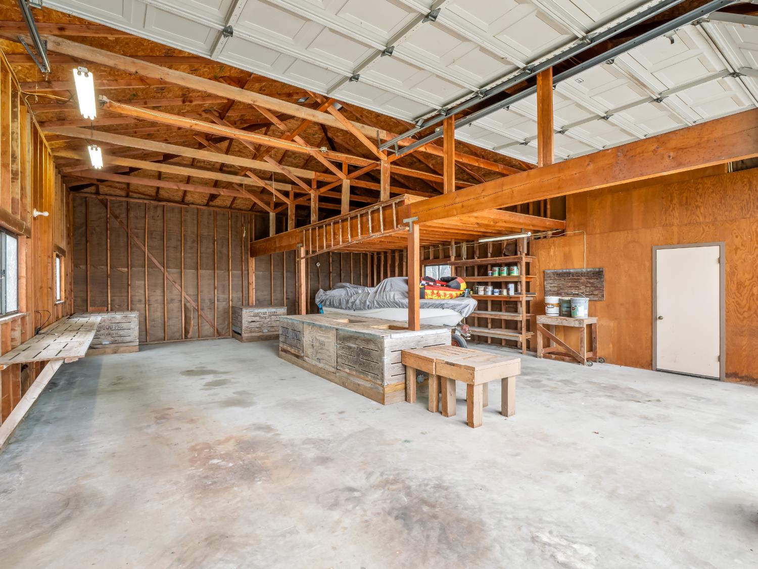 19240 E Trimmer Springs Rd, Sanger, CA 93657