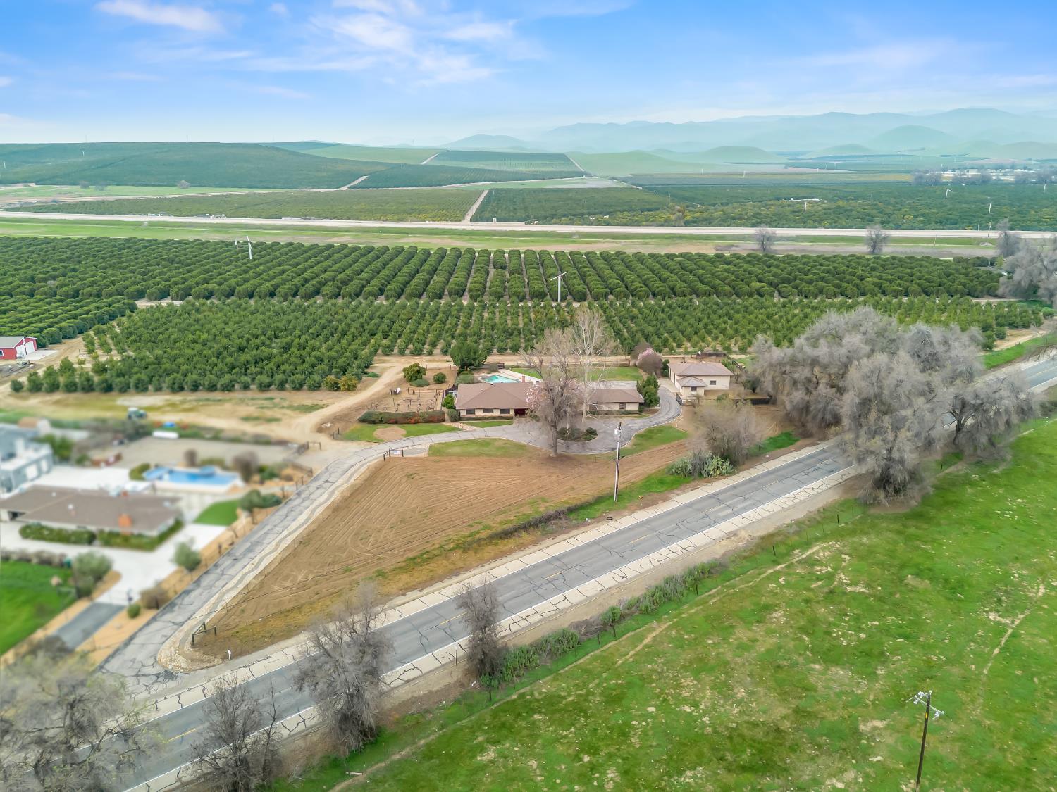 19240 E Trimmer Springs Rd, Sanger, CA 93657