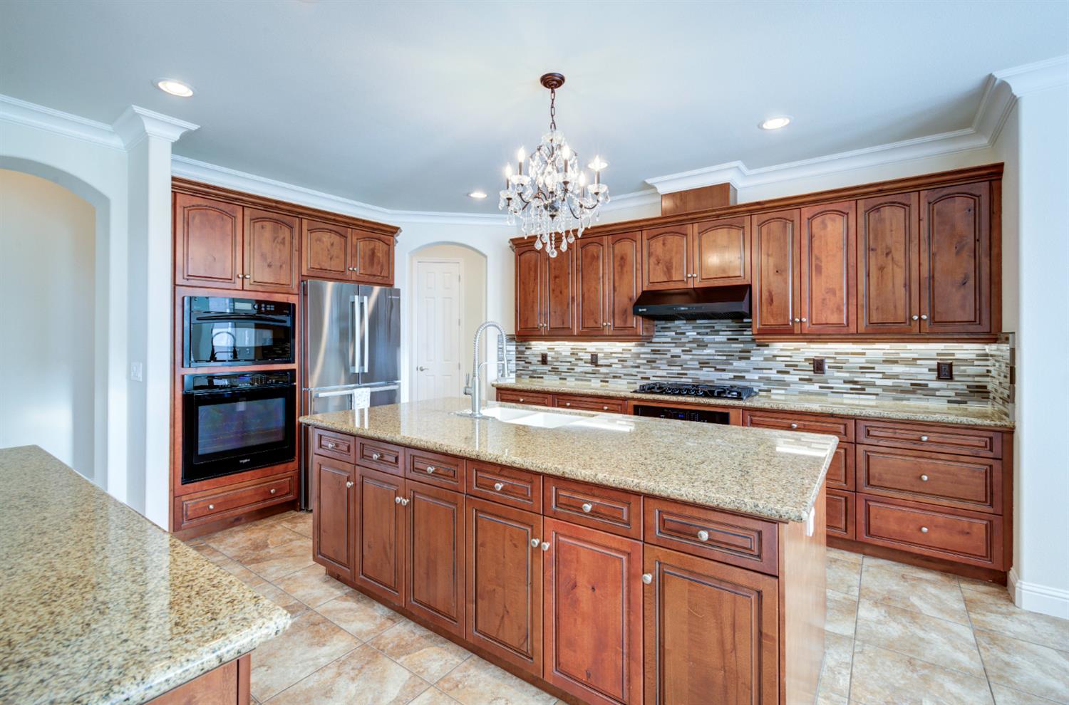 13209 E Falcon Meadow Ln, Clovis, CA 93619