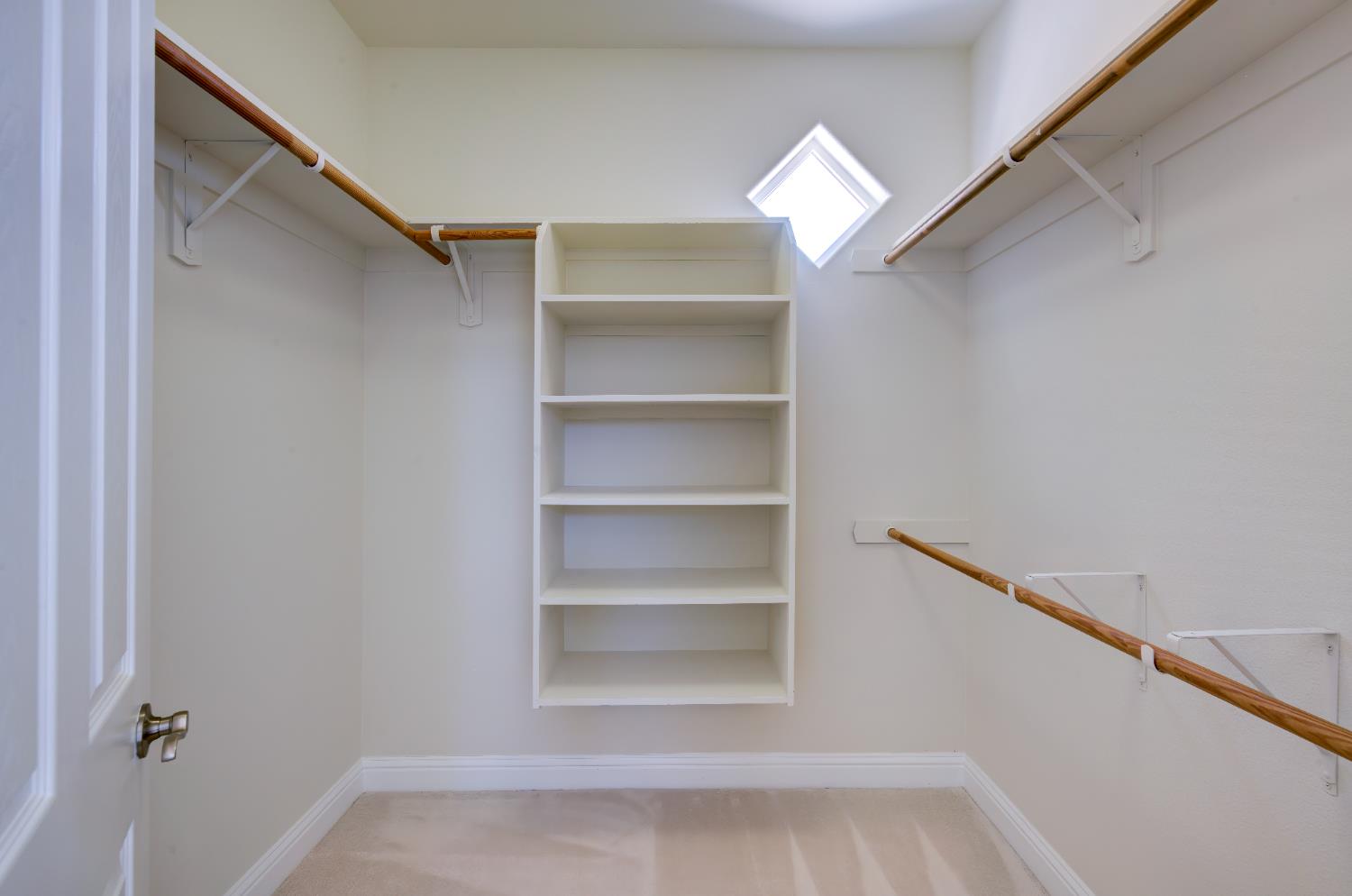 13209 E Falcon Meadow Ln, Clovis, CA 93619