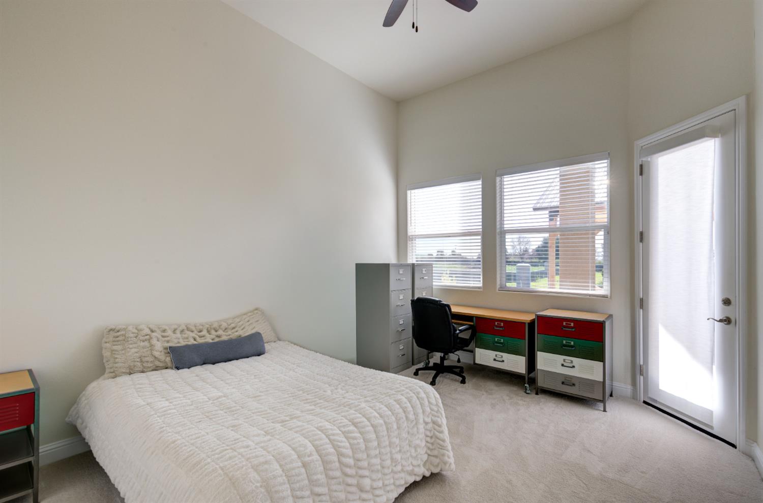 13209 E Falcon Meadow Ln, Clovis, CA 93619