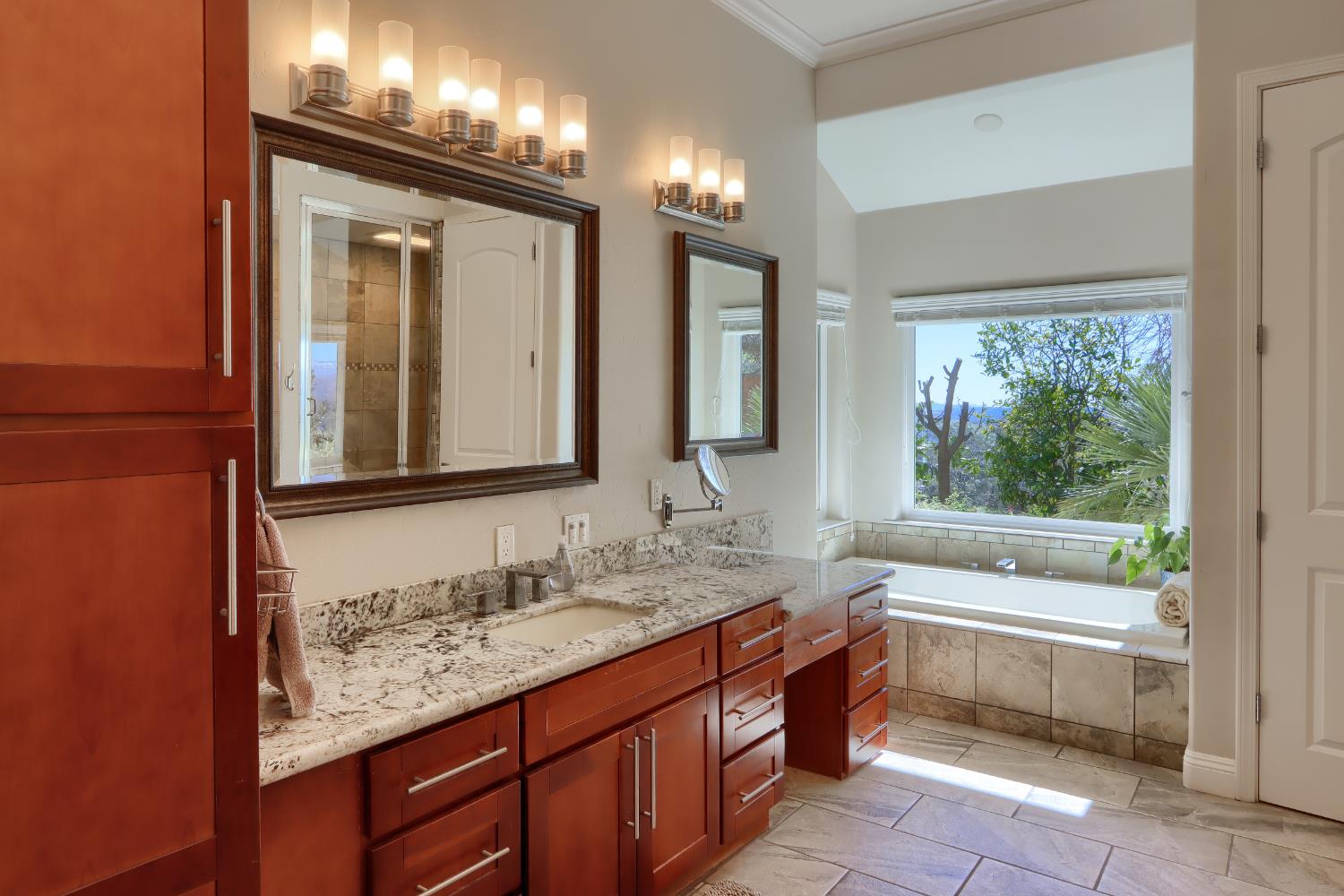 41915 John Muir Dr, Coarsegold, CA 93614