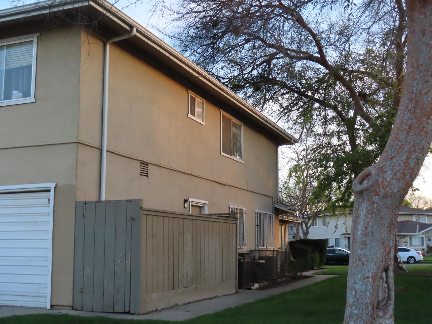 4960 N Holt Ave #103, Fresno, CA 93705