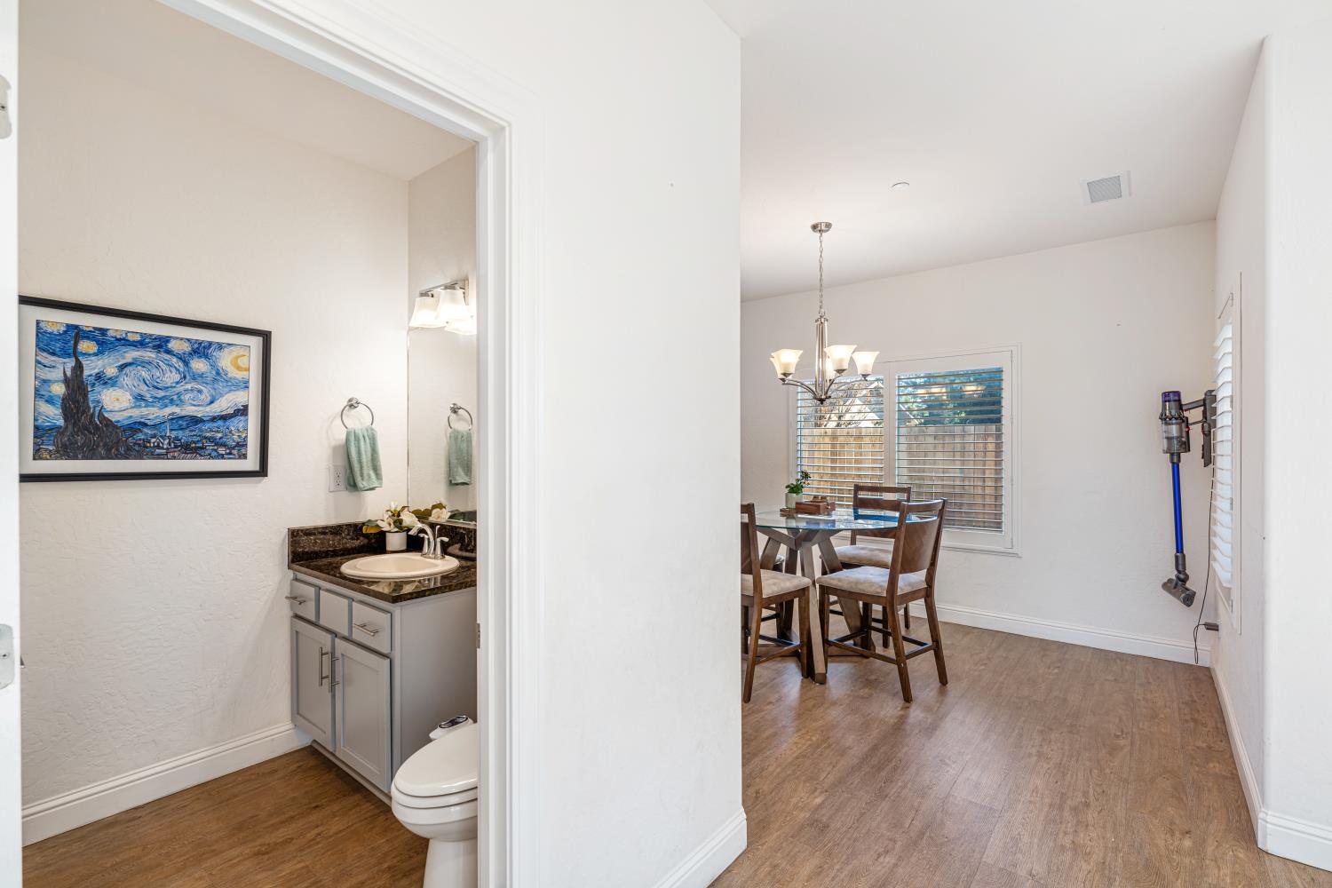 4473 W Langden Dr, Fresno, CA 93722