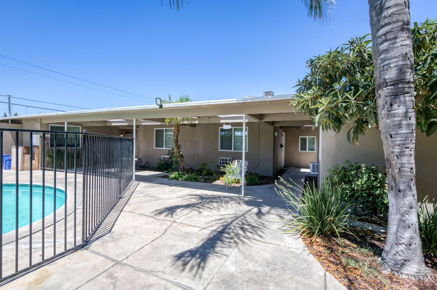 2833 N West Ave, Fresno, CA 93705
