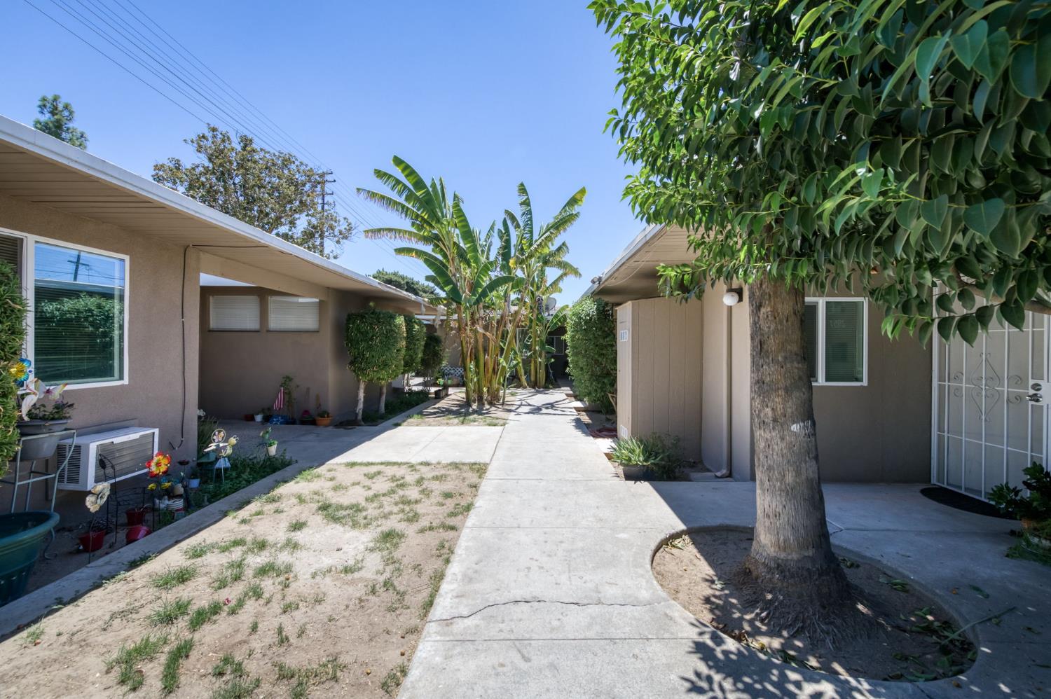 2833 N West Ave, Fresno, CA 93705