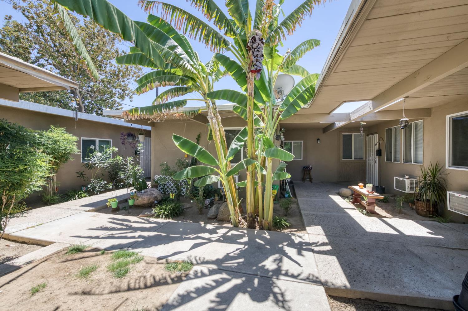 2833 N West Ave, Fresno, CA 93705