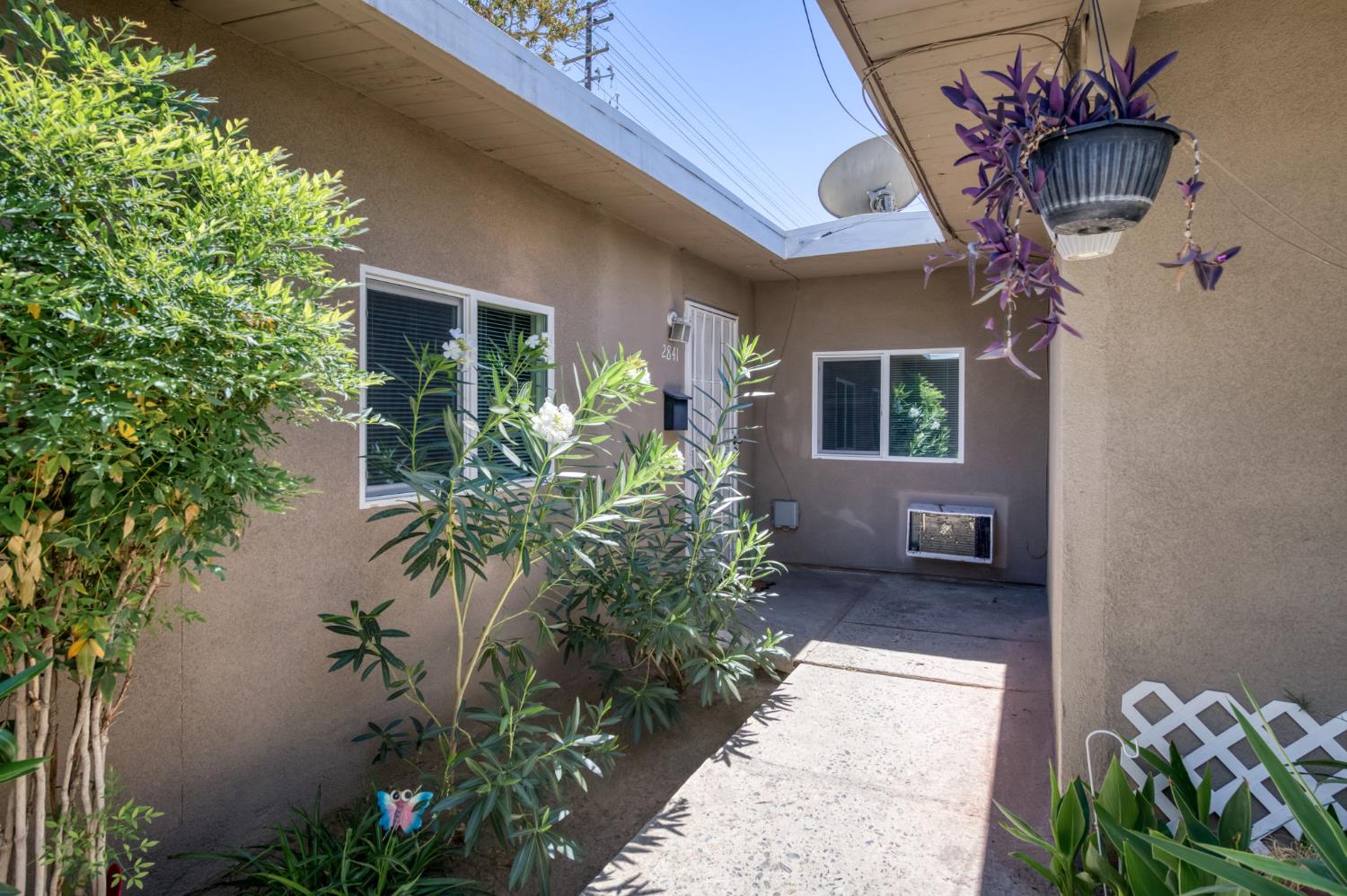 2833 N West Ave, Fresno, CA 93705