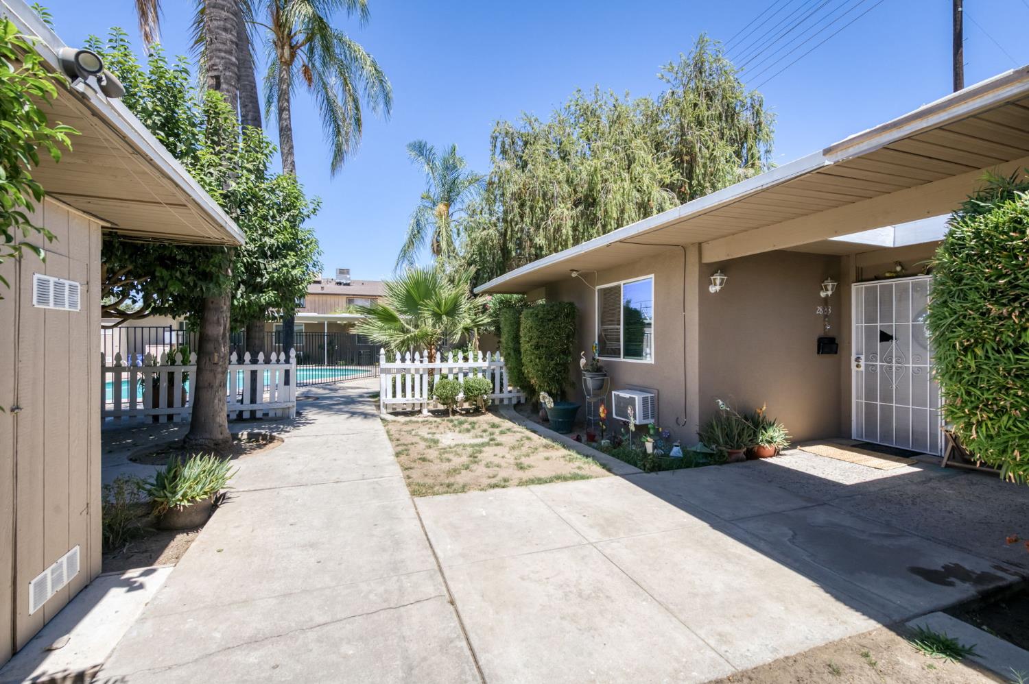 2833 N West Ave, Fresno, CA 93705