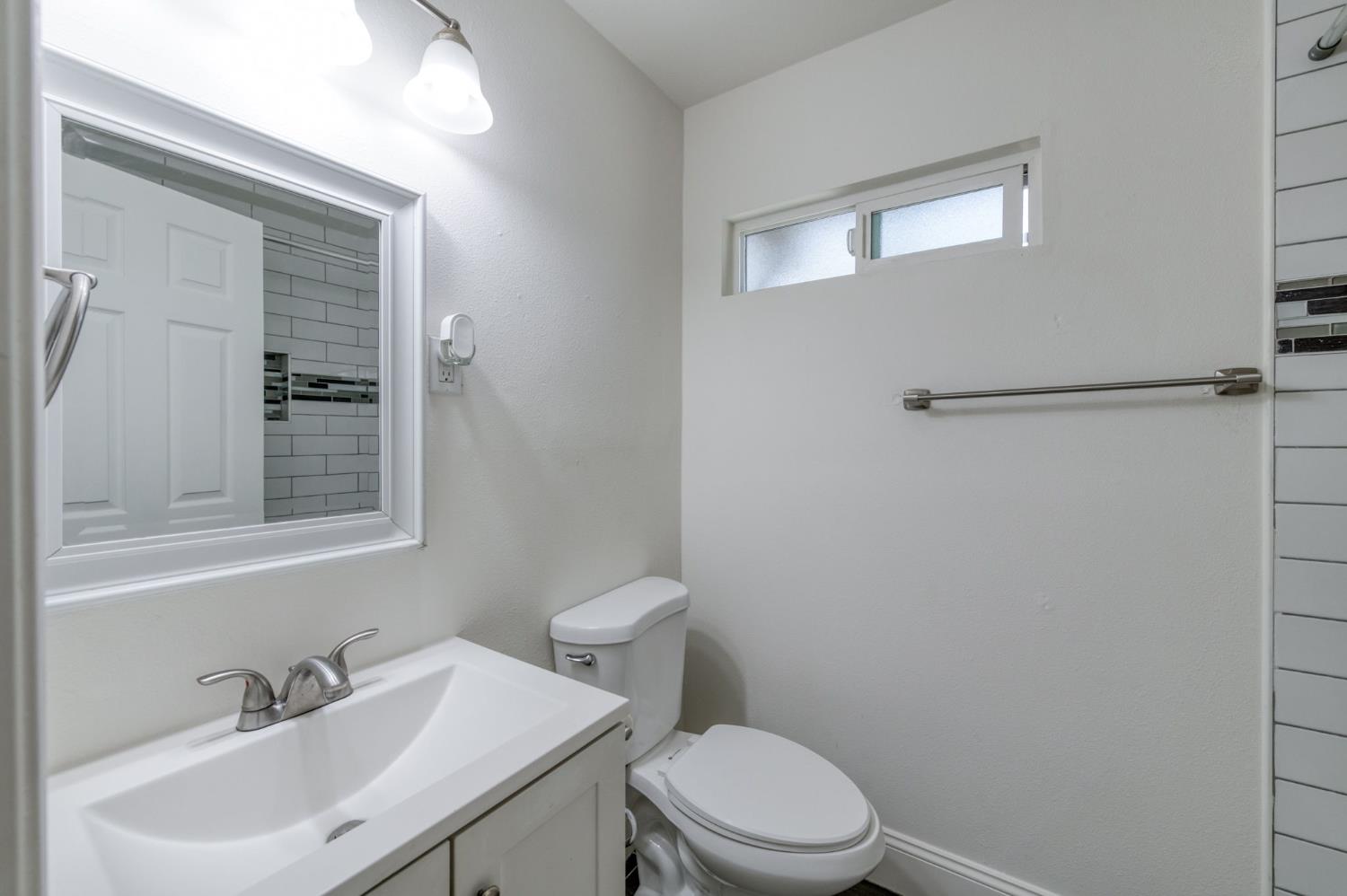 2833 N West Ave, Fresno, CA 93705