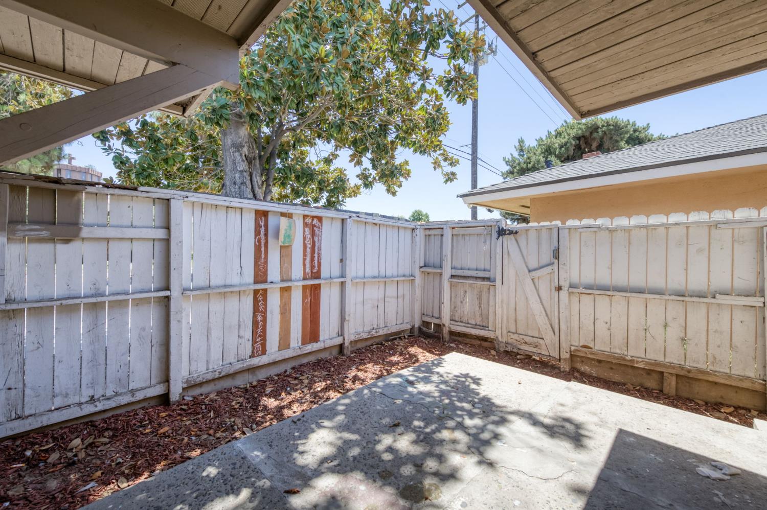2833 N West Ave, Fresno, CA 93705