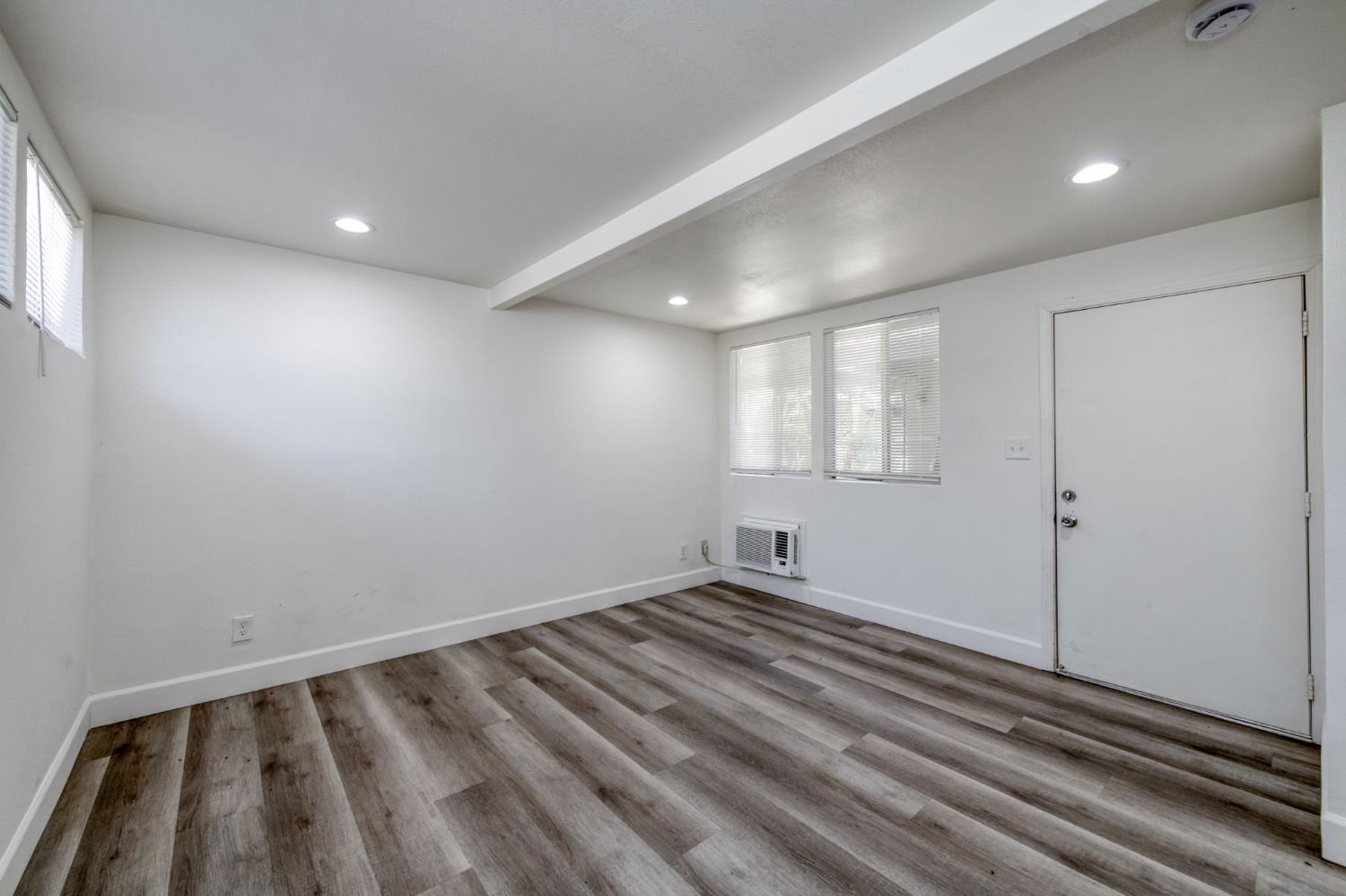 2833 N West Ave, Fresno, CA 93705