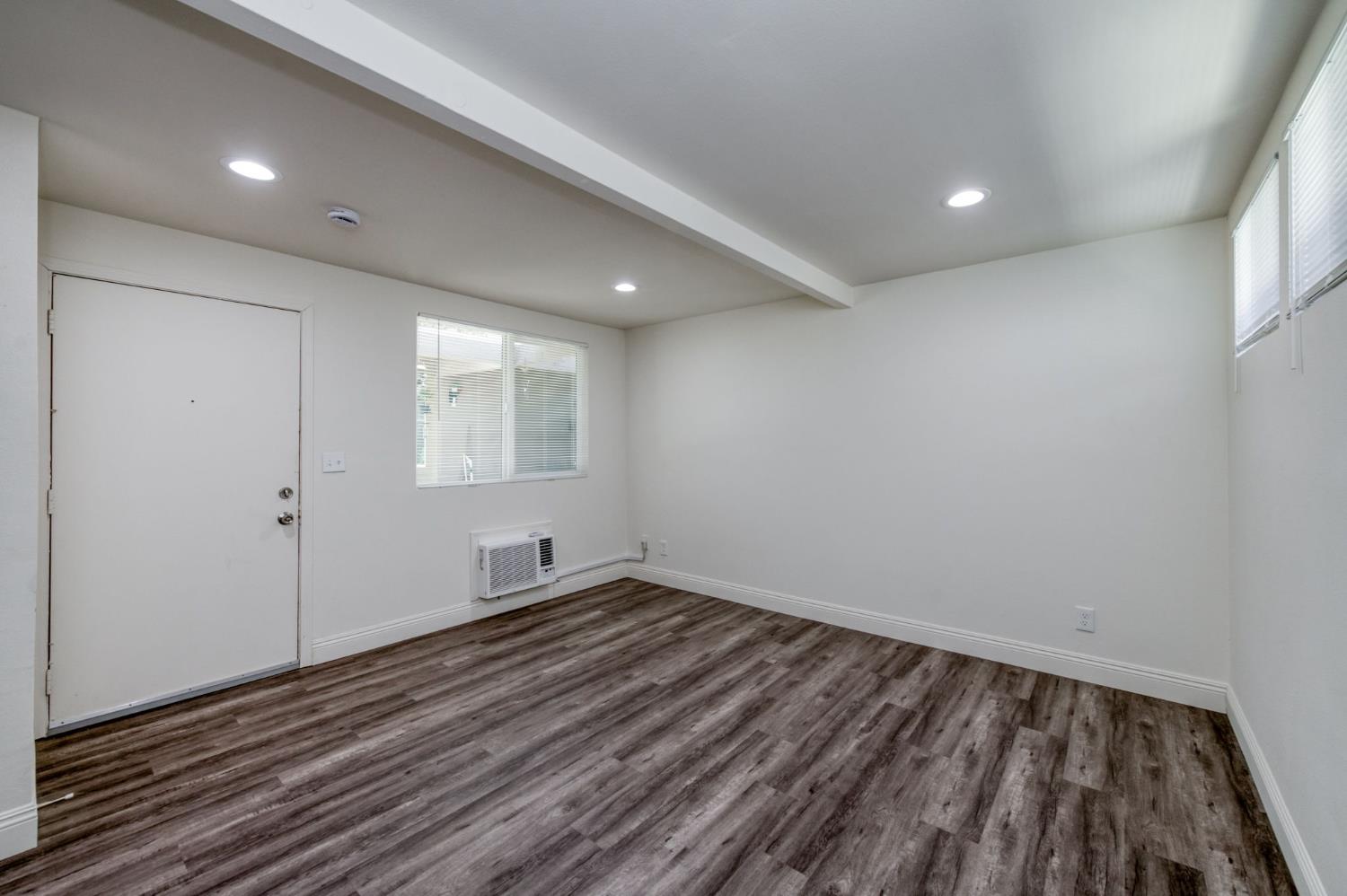 2833 N West Ave, Fresno, CA 93705