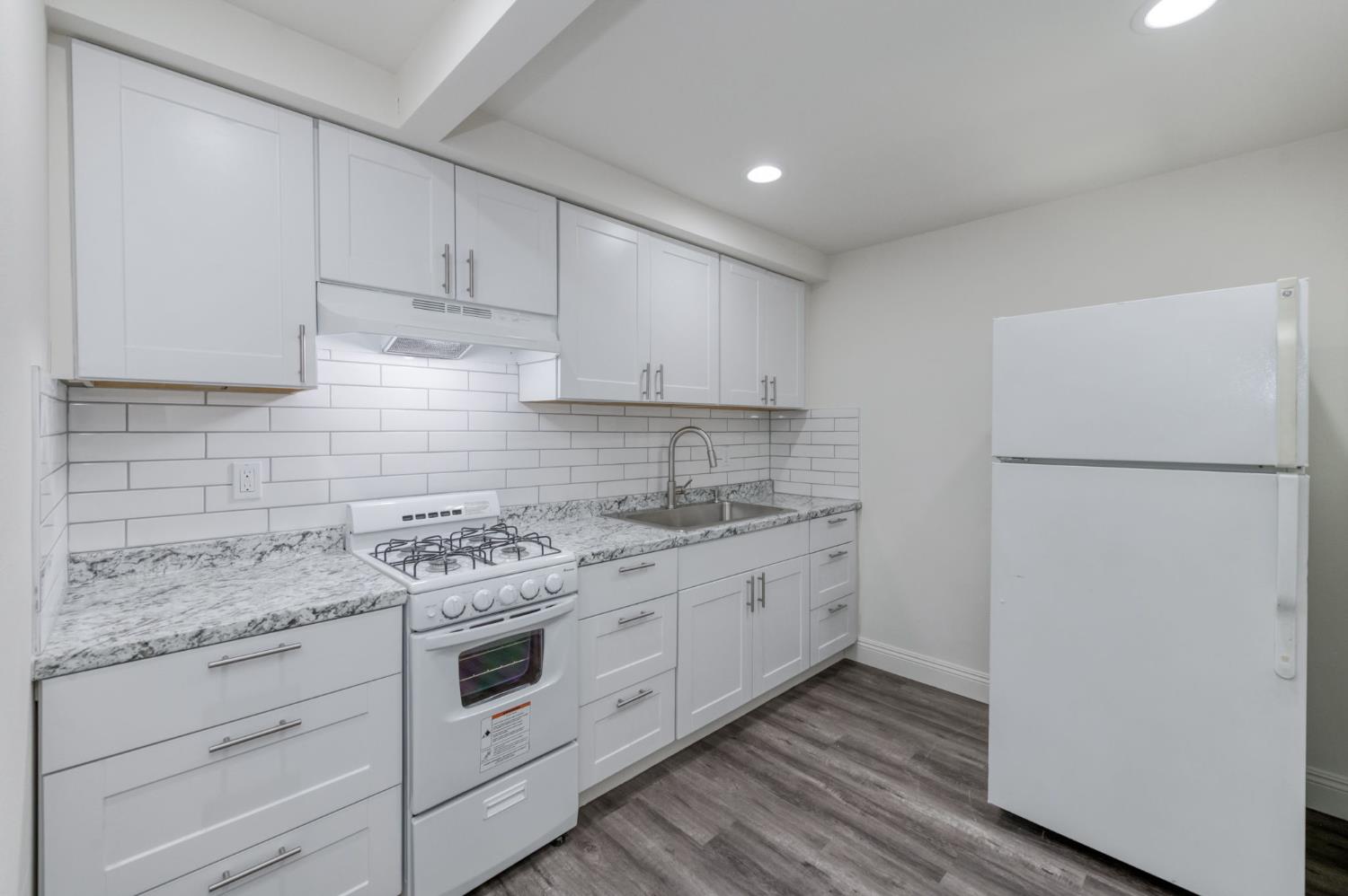 2833 N West Ave, Fresno, CA 93705