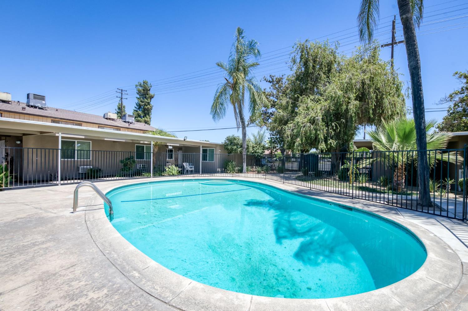 2833 N West Ave, Fresno, CA 93705