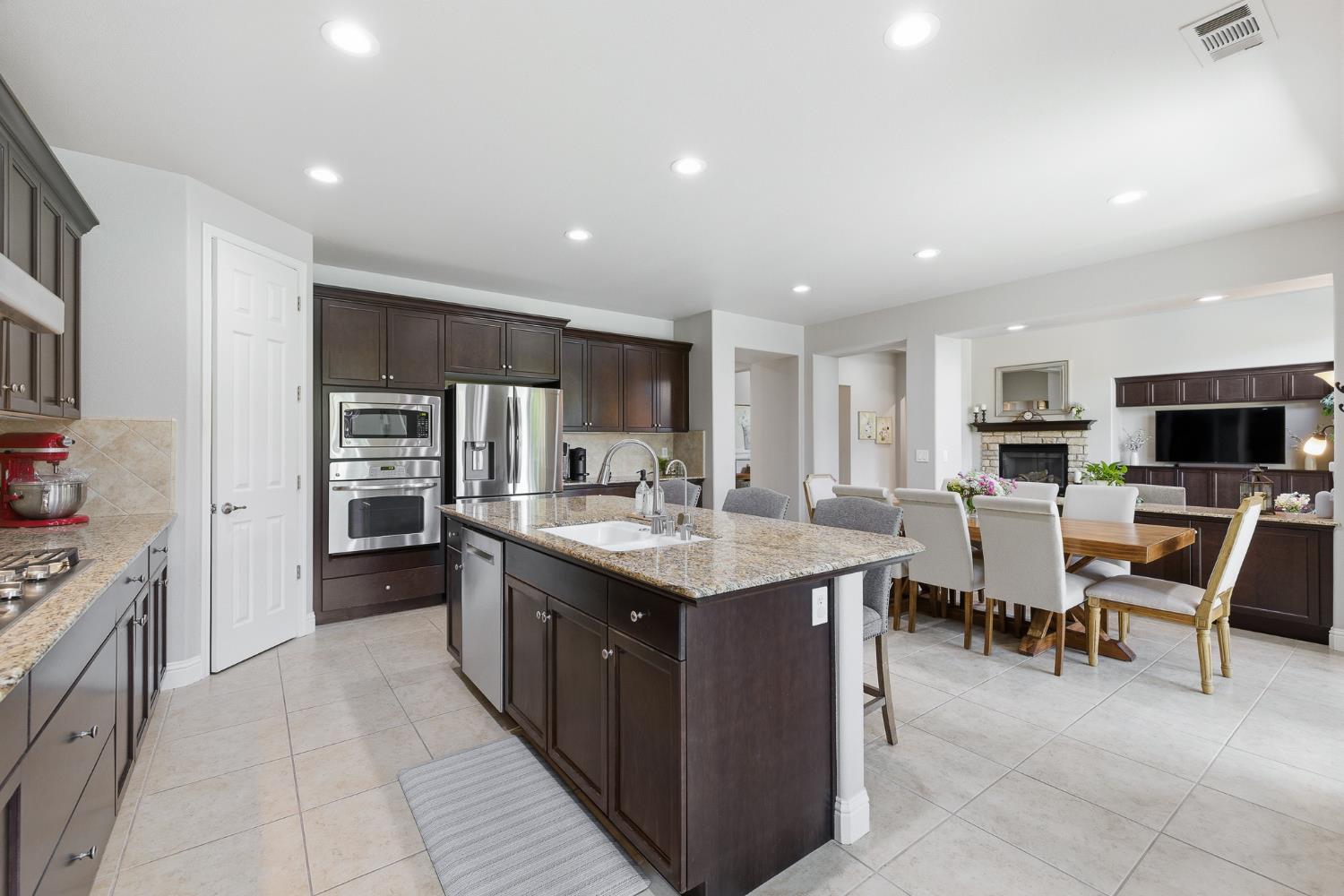 4179 Trenton Ave, Clovis, CA 93619