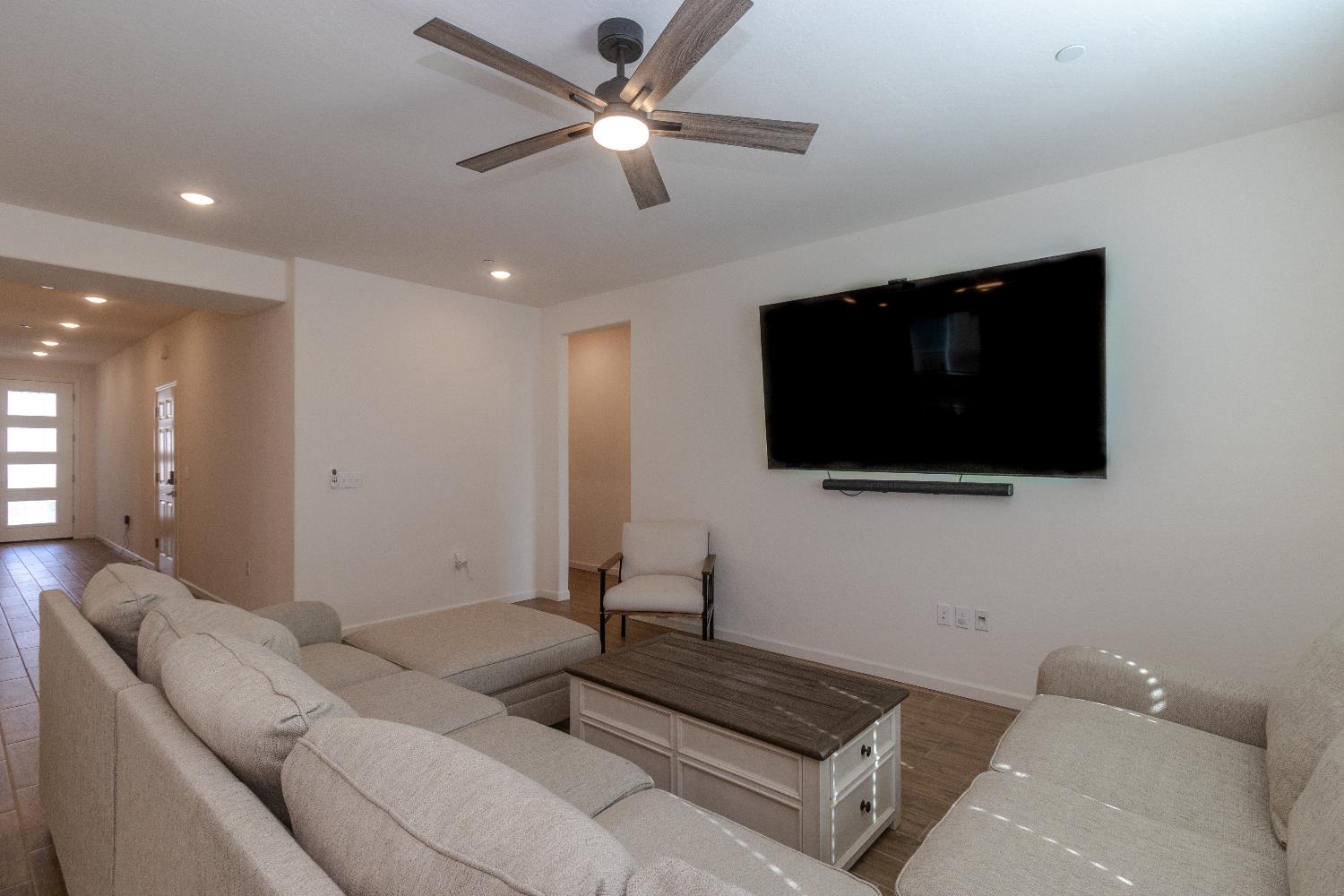 1158 Encore Way W, Madera, CA 93636