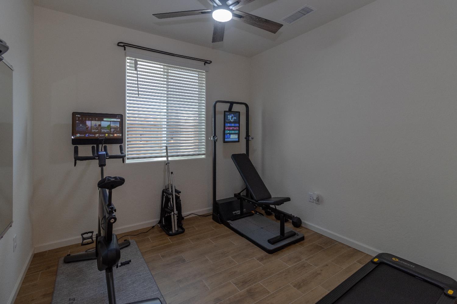 1158 Encore Way W, Madera, CA 93636