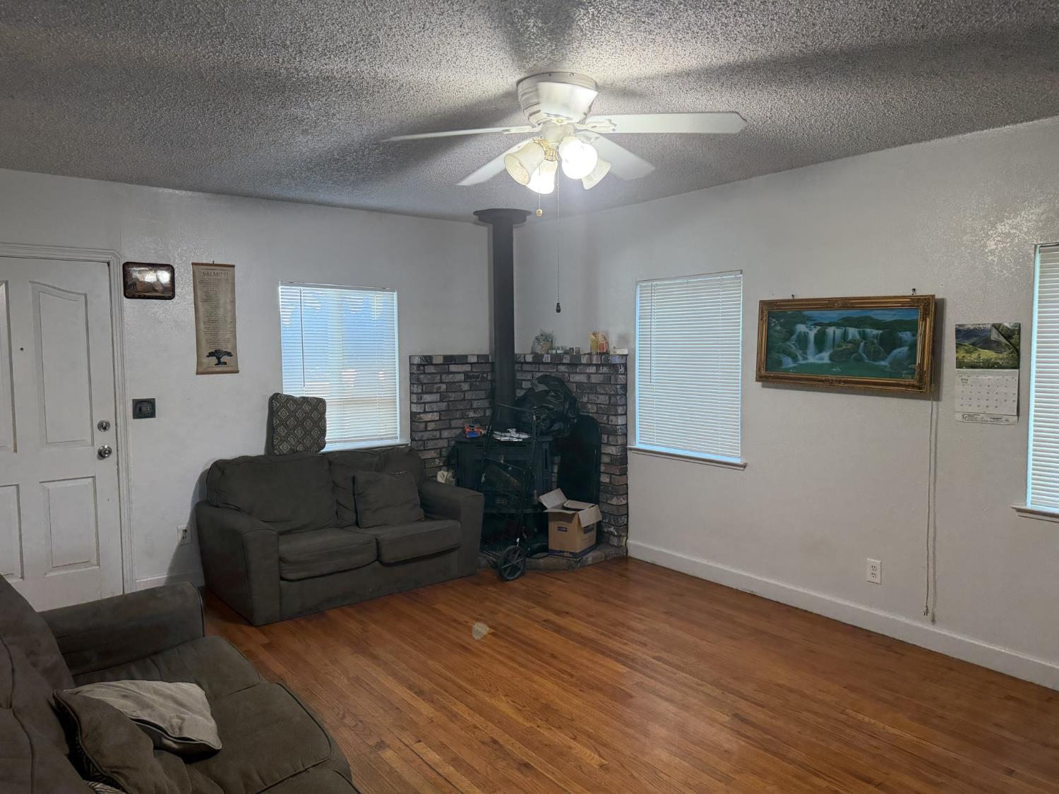 930 Sierra St, Madera, CA 93638