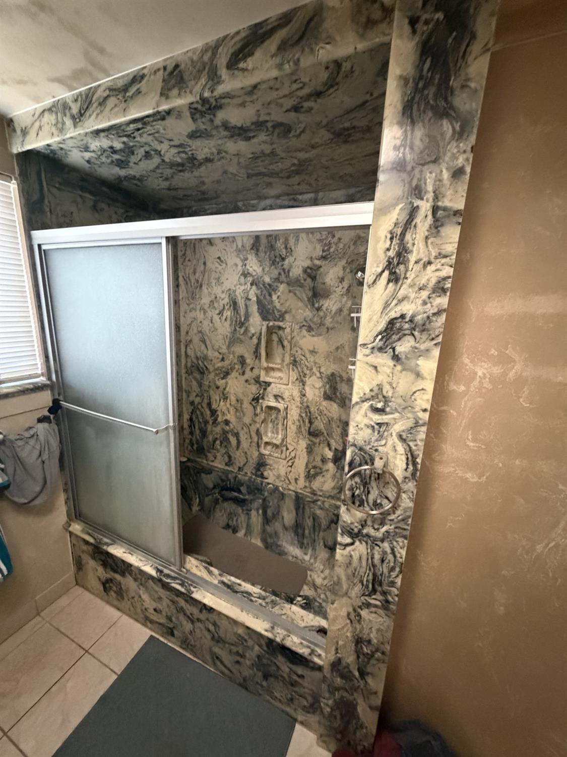 930 Sierra St, Madera, CA 93638
