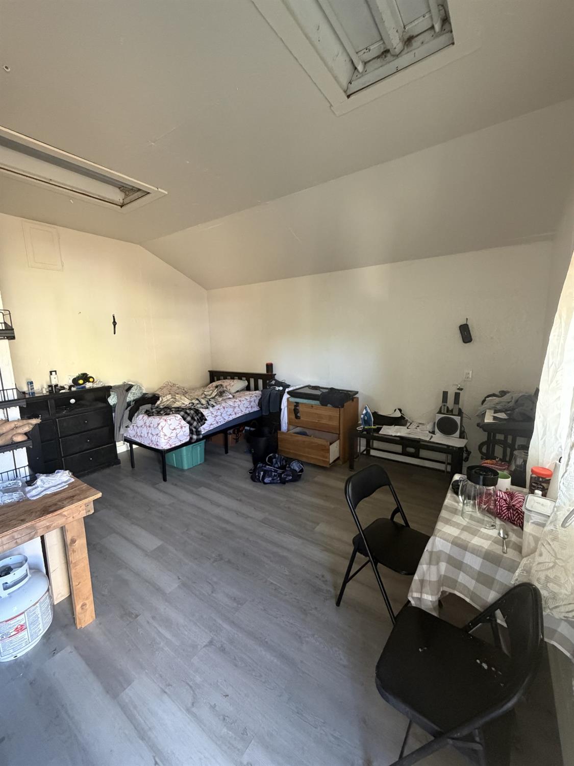 930 Sierra St, Madera, CA 93638