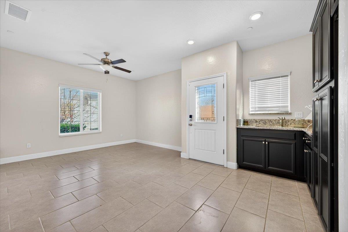 5986 E Pitt Ave, Fresno, CA 93727