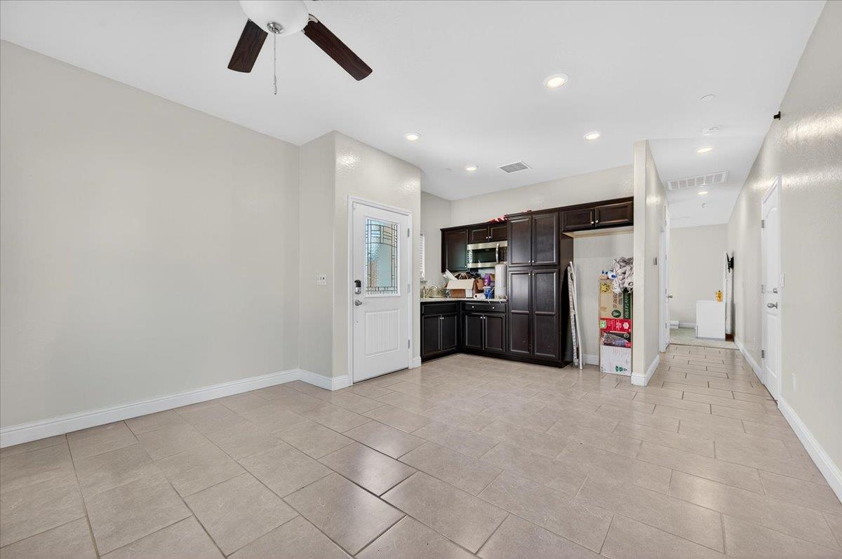 5986 E Pitt Ave, Fresno, CA 93727