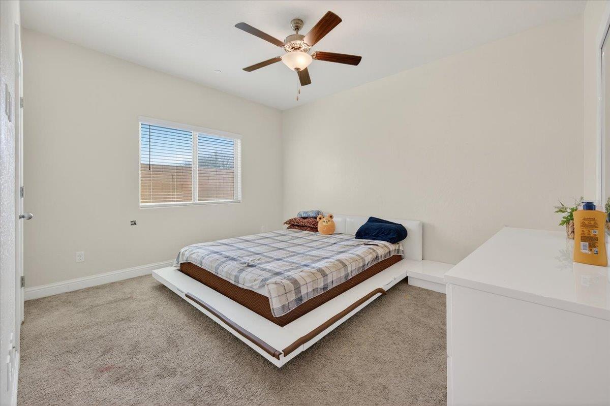 5986 E Pitt Ave, Fresno, CA 93727