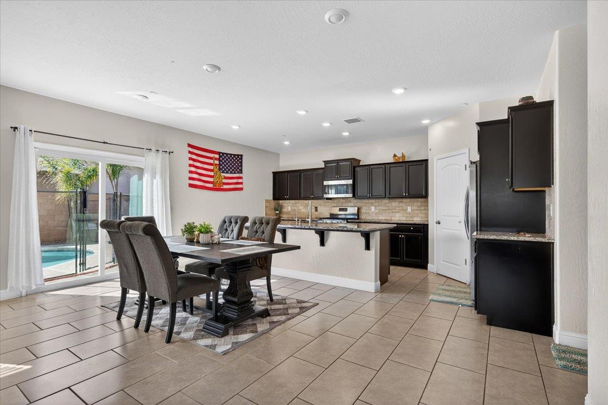 5986 E Pitt Ave, Fresno, CA 93727