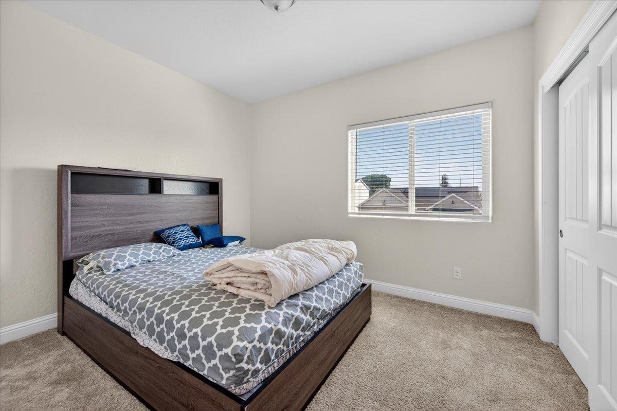 5986 E Pitt Ave, Fresno, CA 93727