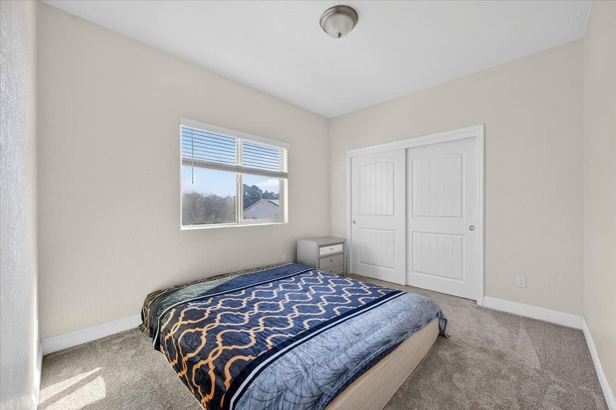 5986 E Pitt Ave, Fresno, CA 93727