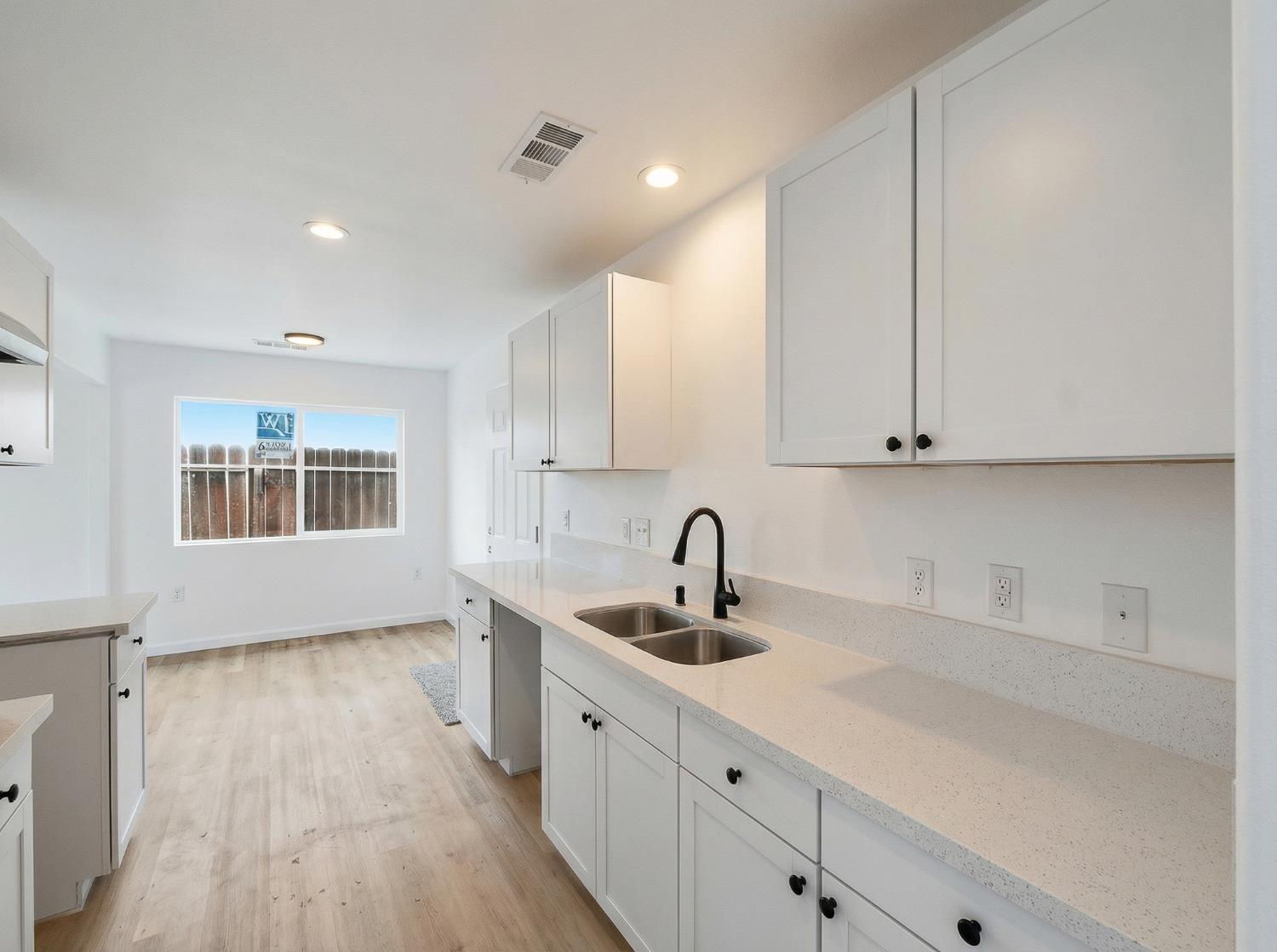 4573 N Woodson Ave, Fresno, CA 93705