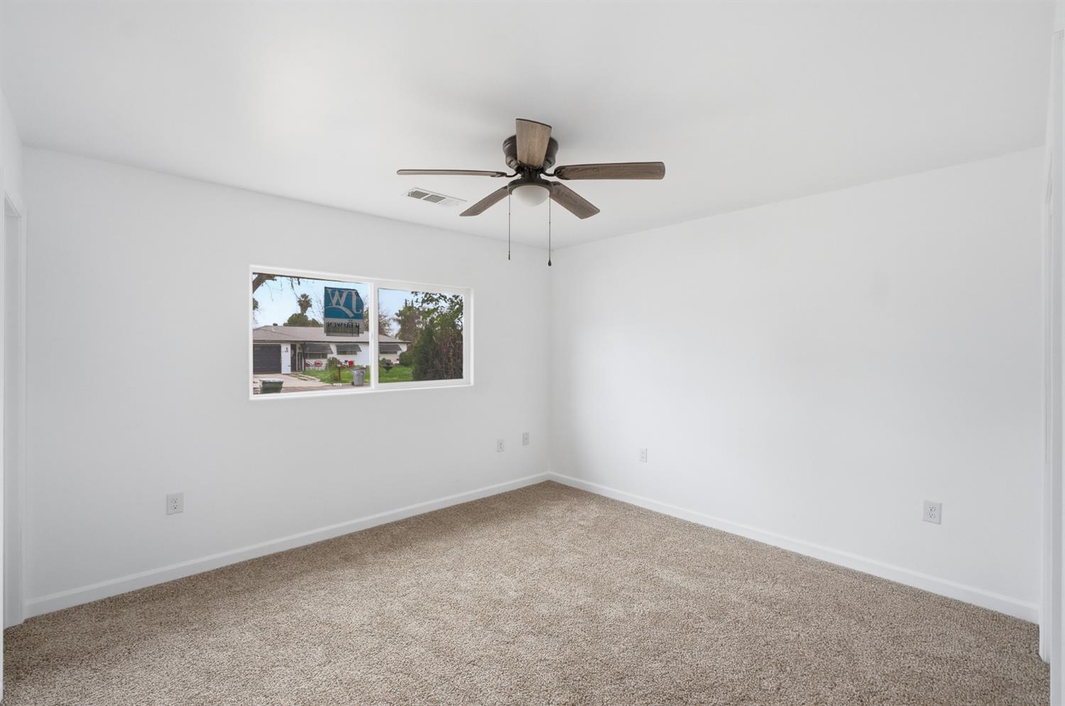 4573 N Woodson Ave, Fresno, CA 93705