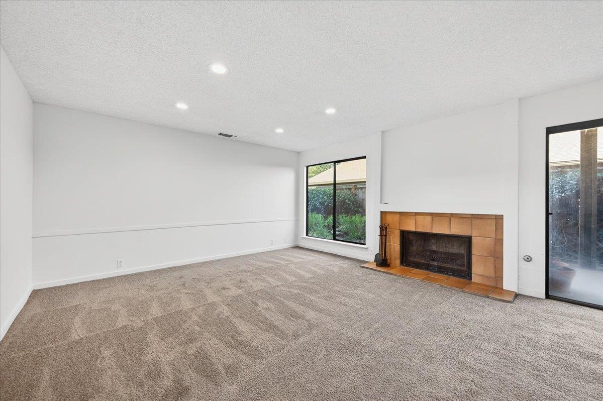 6260 N Palm #110, Fresno, CA 93704