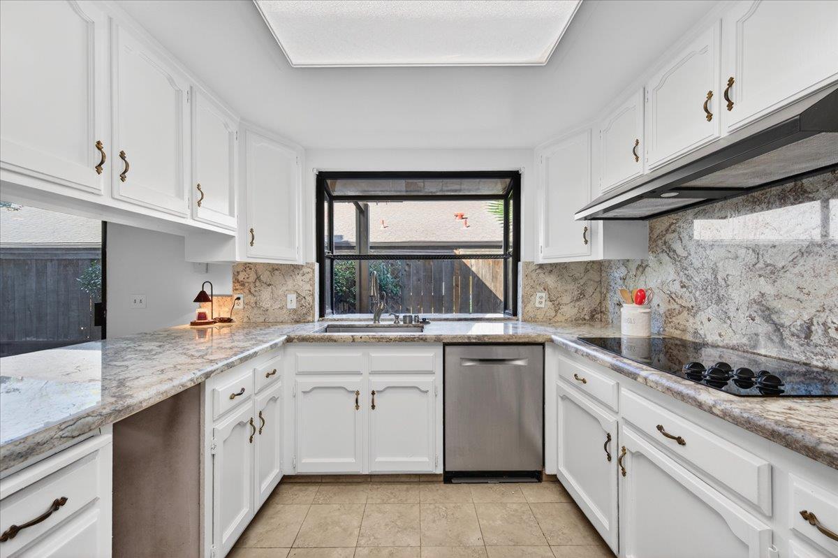 6260 N Palm #110, Fresno, CA 93704