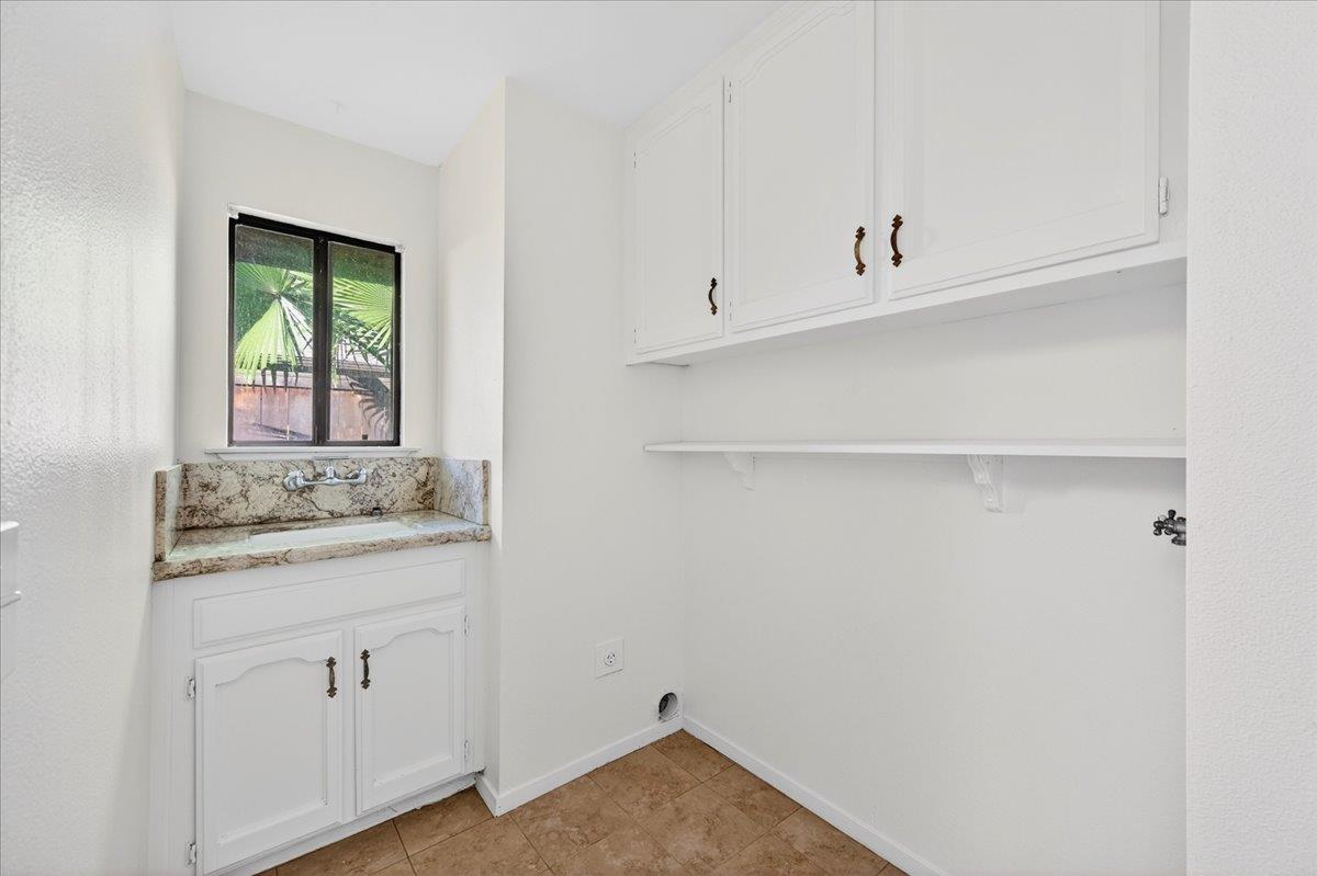 6260 N Palm #110, Fresno, CA 93704