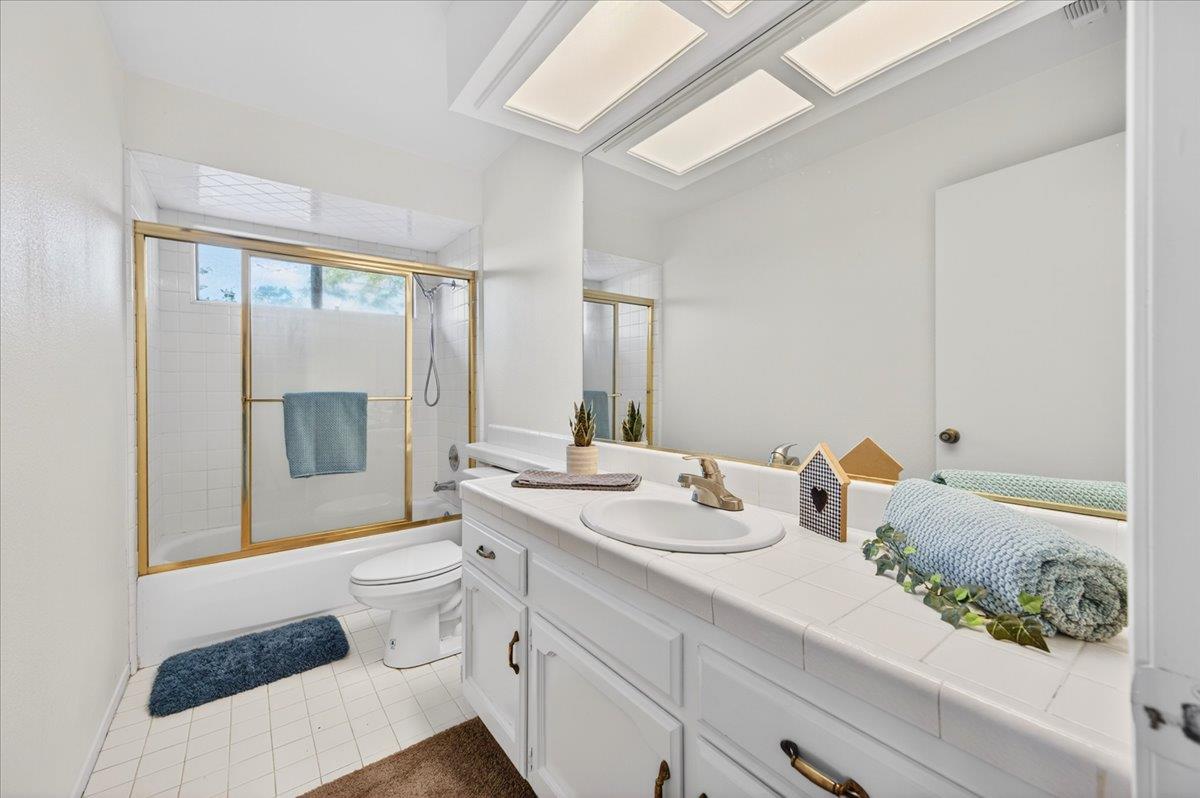 6260 N Palm #110, Fresno, CA 93704